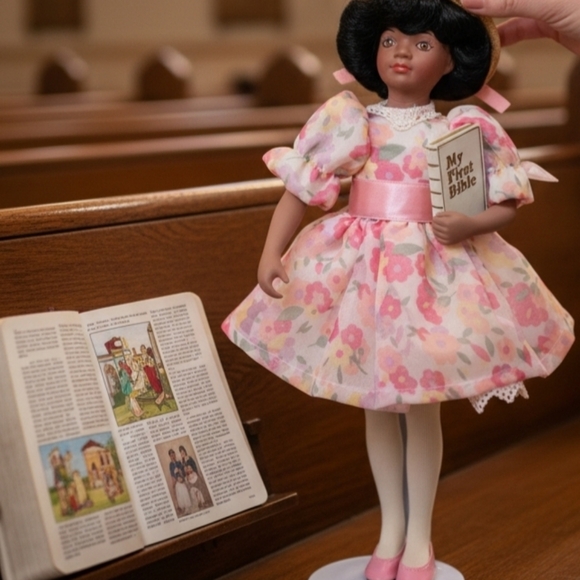 Avon My First Bible Porcelain Doll 93 Religious Floral Dress African American - Picture 6 of 12